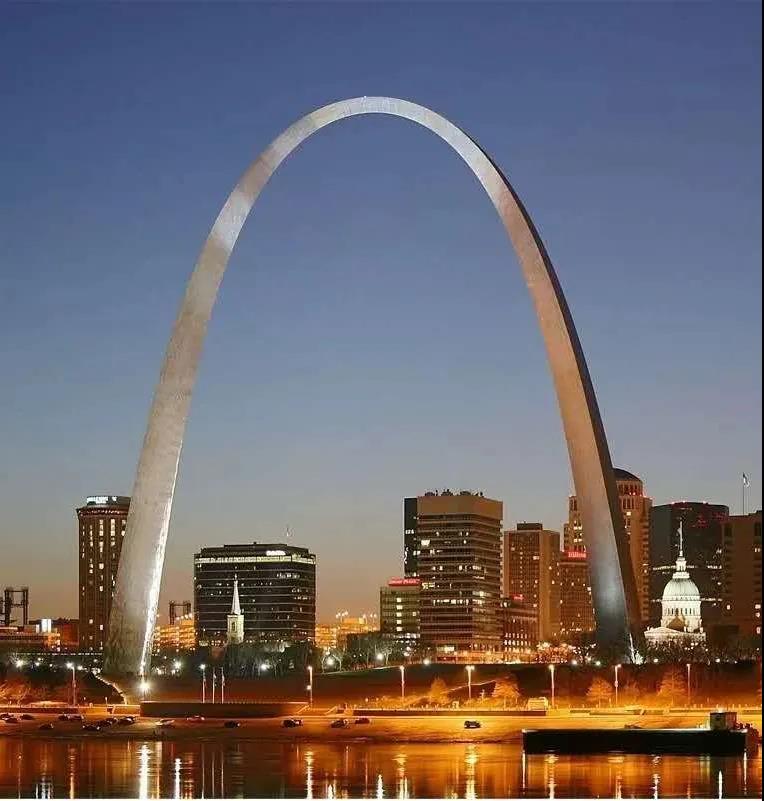 10818